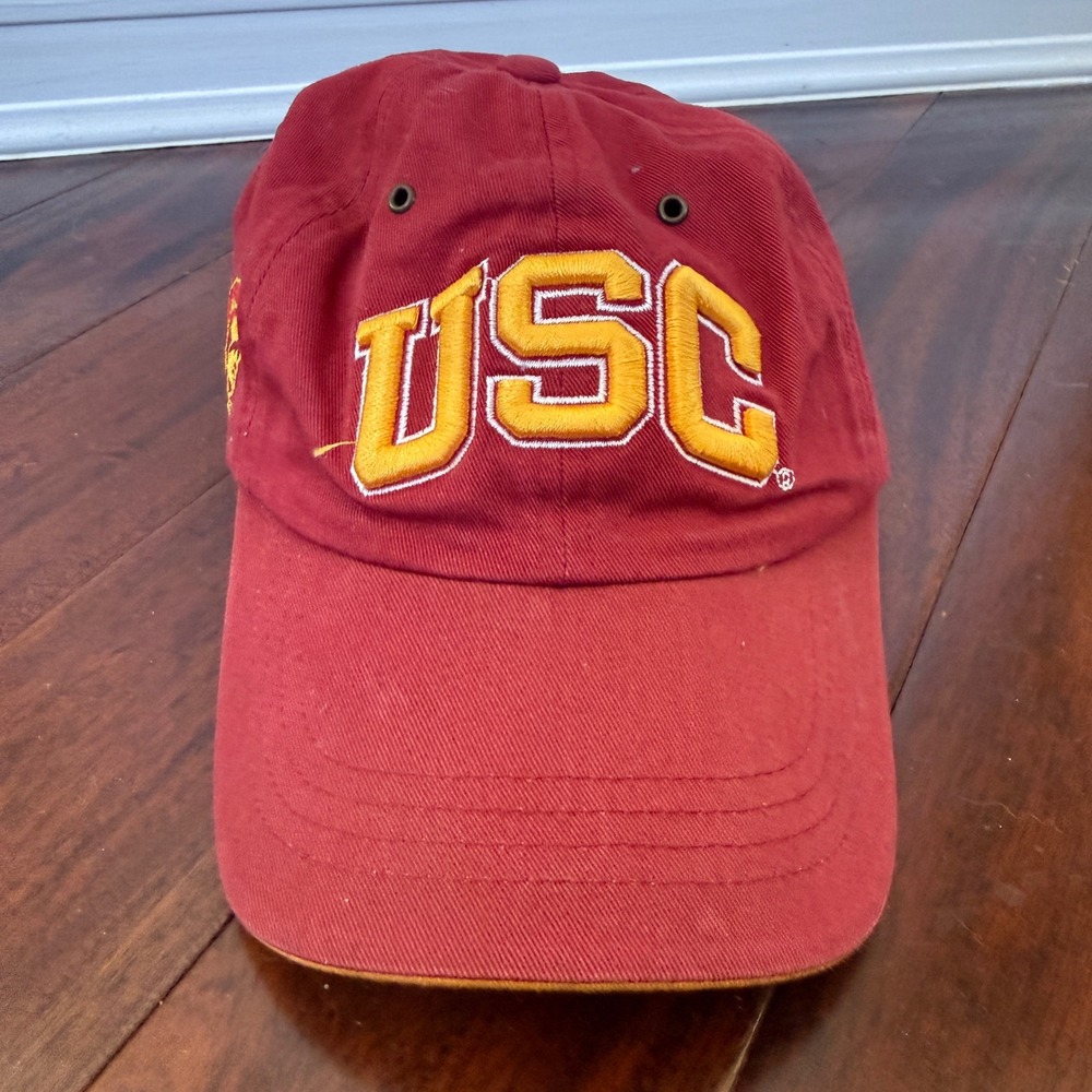 USC Trojans Colosseum Strapback Hat‎ Cap Red Yellow NCAA Vintage Style OSFM Fan